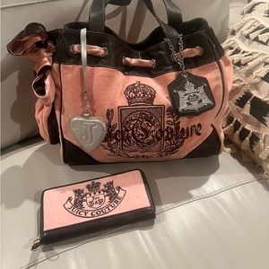 SOLD! Gorgeous & Authentic Pale Pink Juicy Couture daydreamer bag